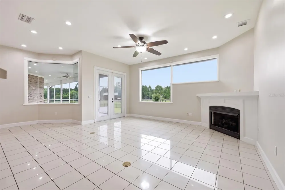 13525 PALM DRIVE Astatula, FL 34705