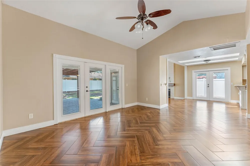 521 LAKESHORE CIRCLE Lake Mary, FL 32746