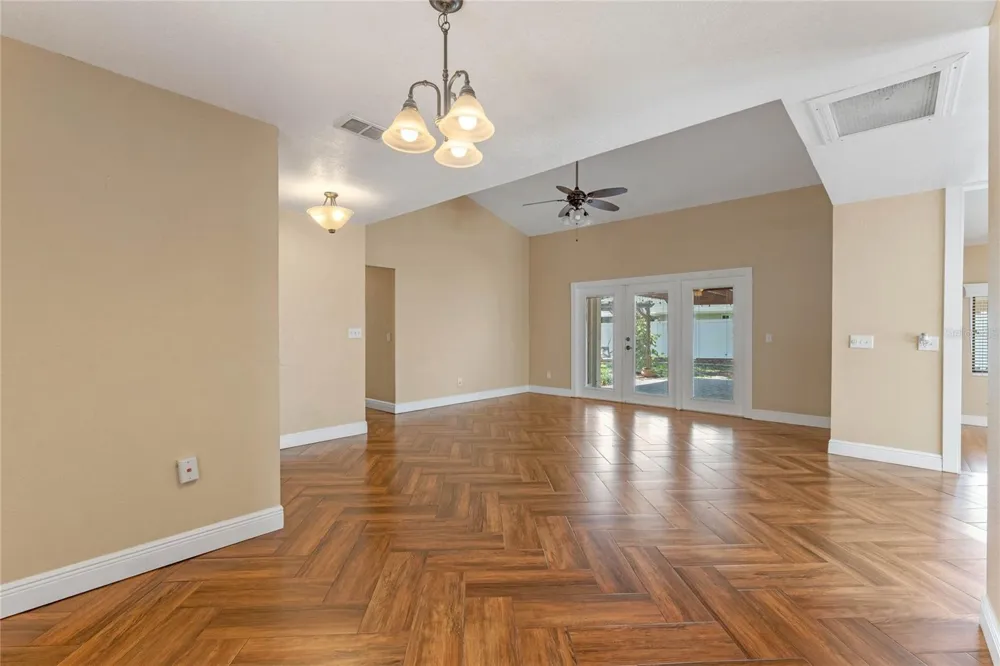 521 LAKESHORE CIRCLE Lake Mary, FL 32746