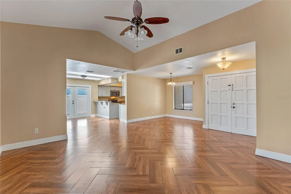 521 LAKESHORE CIRCLE Lake Mary, FL 32746