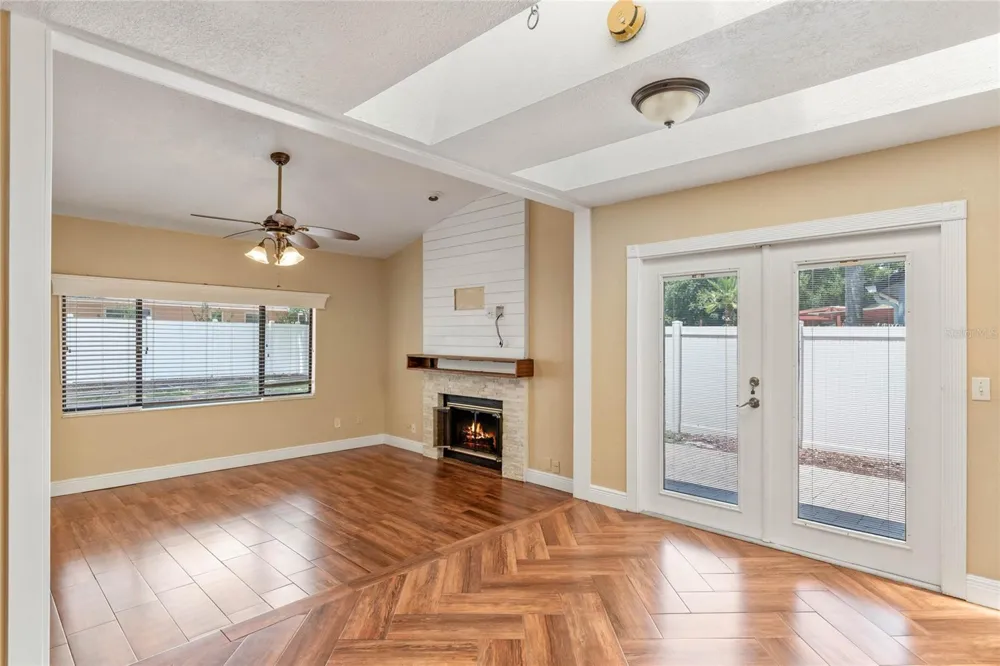 521 LAKESHORE CIRCLE Lake Mary, FL 32746
