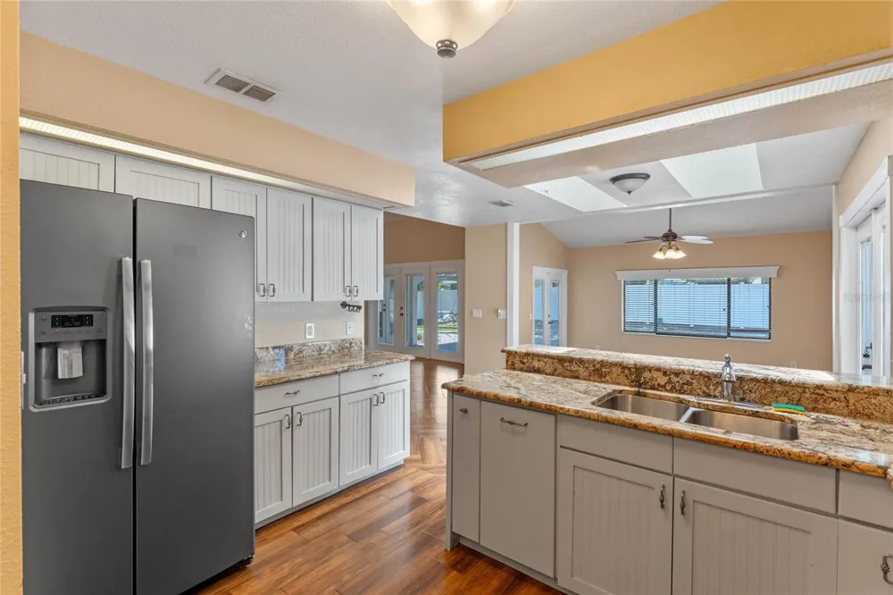 521 LAKESHORE CIRCLE Lake Mary, FL 32746