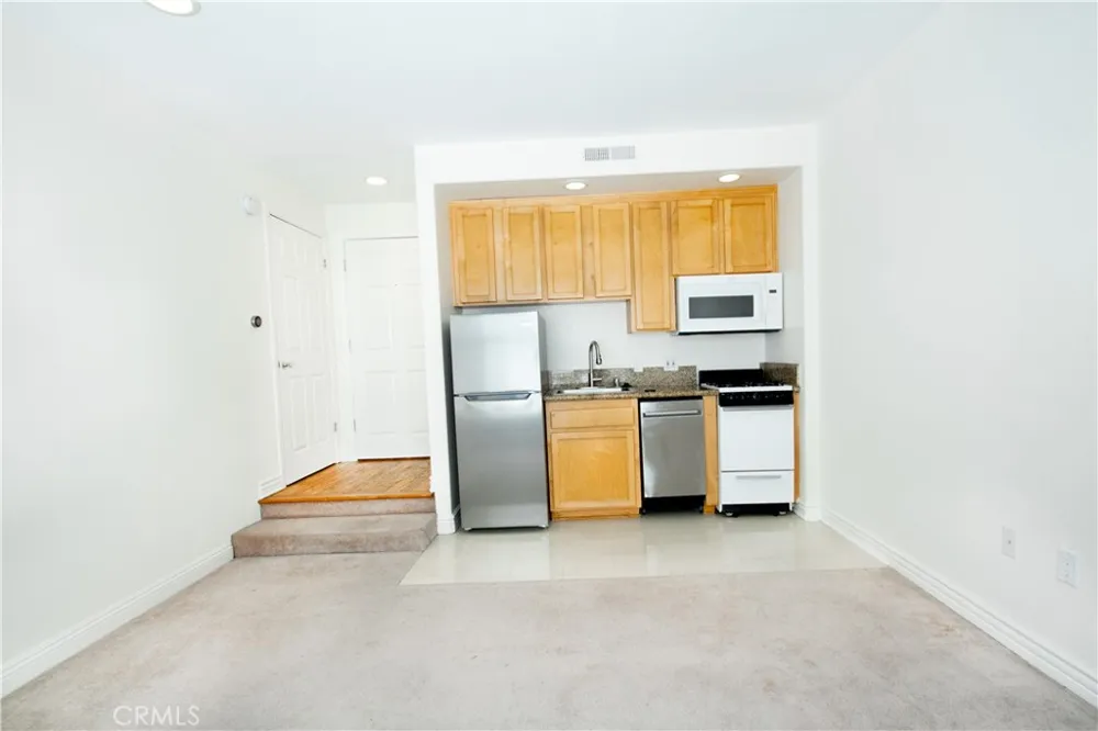 3662 Clarington #3 Los Angeles, CA 90034