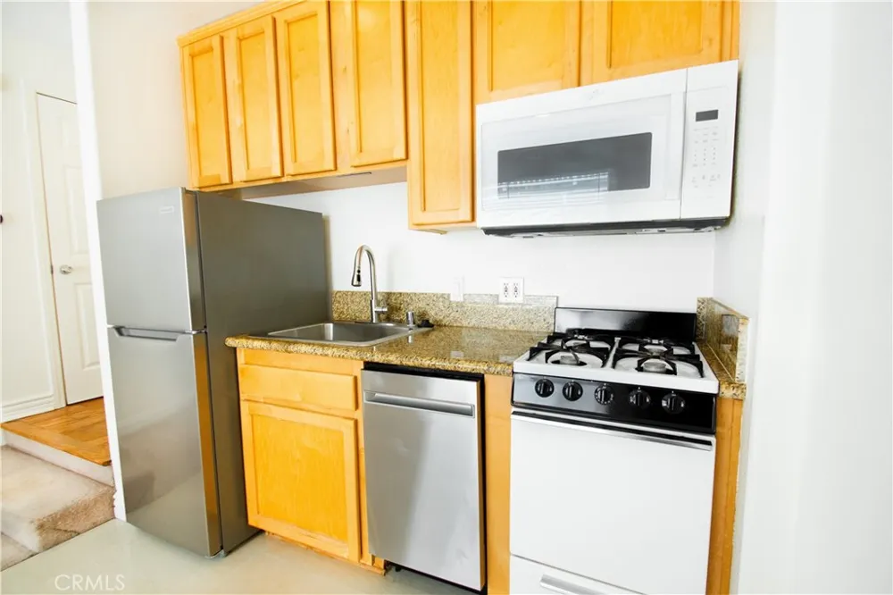 3662 Clarington #3 Los Angeles, CA 90034
