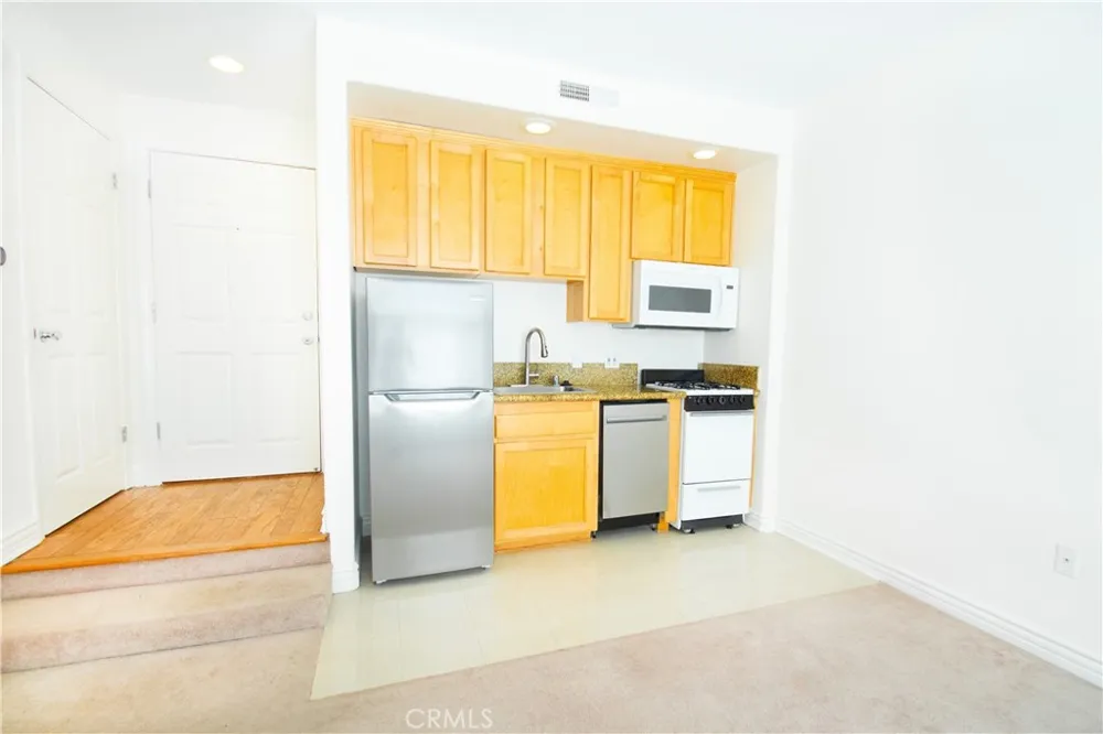 3662 Clarington #3 Los Angeles, CA 90034