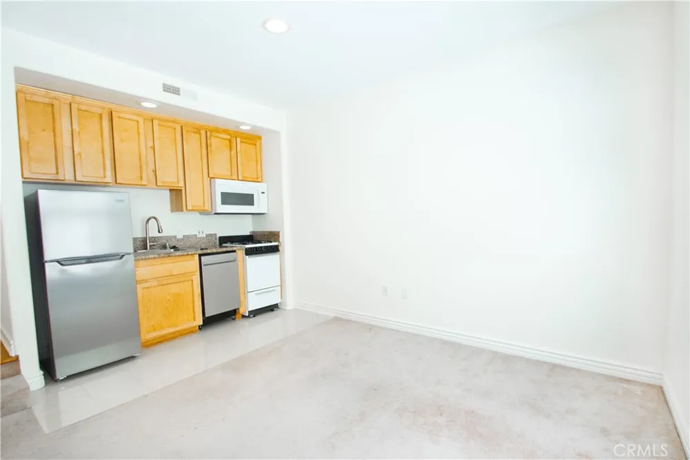 3662 Clarington #3 Los Angeles, CA 90034