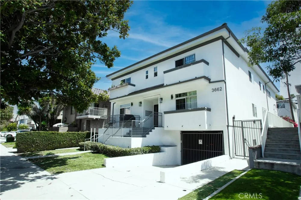 3662 Clarington #3 Los Angeles, CA 90034