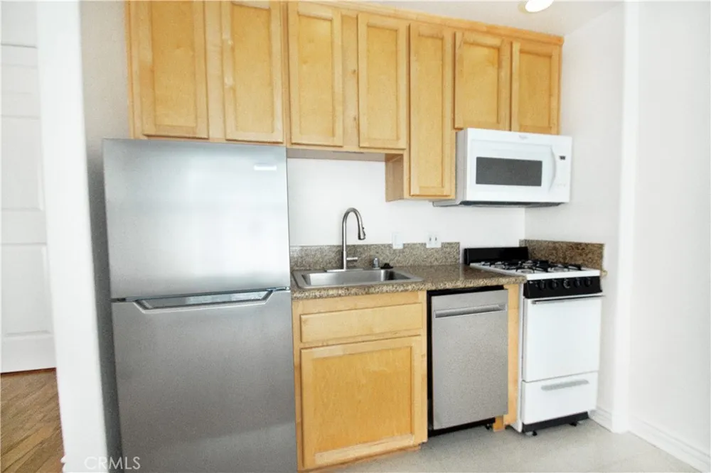 3662 Clarington #3 Los Angeles, CA 90034