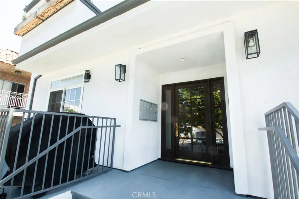 3662 Clarington #3 Los Angeles, CA 90034