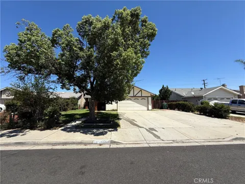 25860 Thundercloud Court