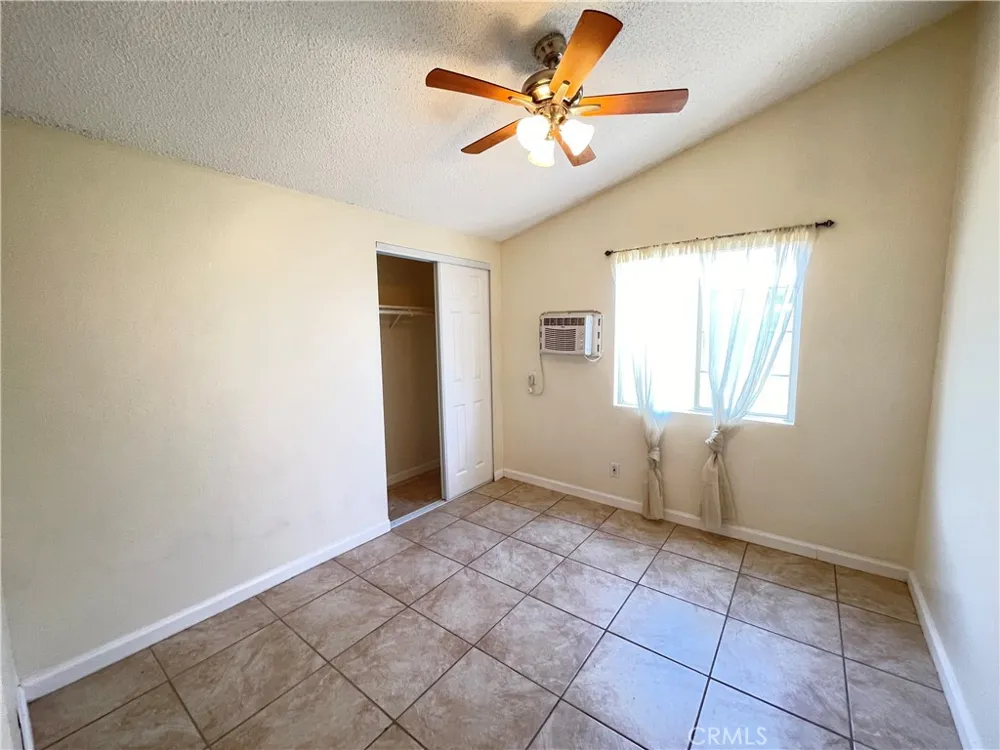 21219 Kenniston California City, CA 93505