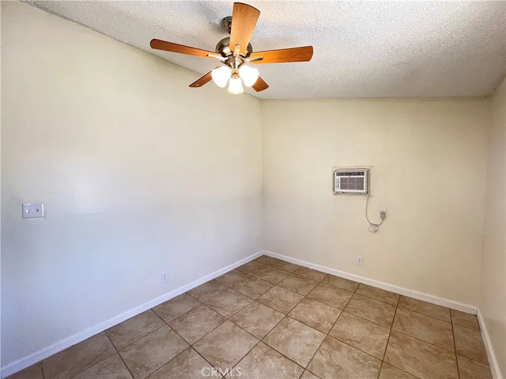 21219 Kenniston California City, CA 93505