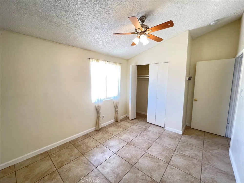 21219 Kenniston California City, CA 93505