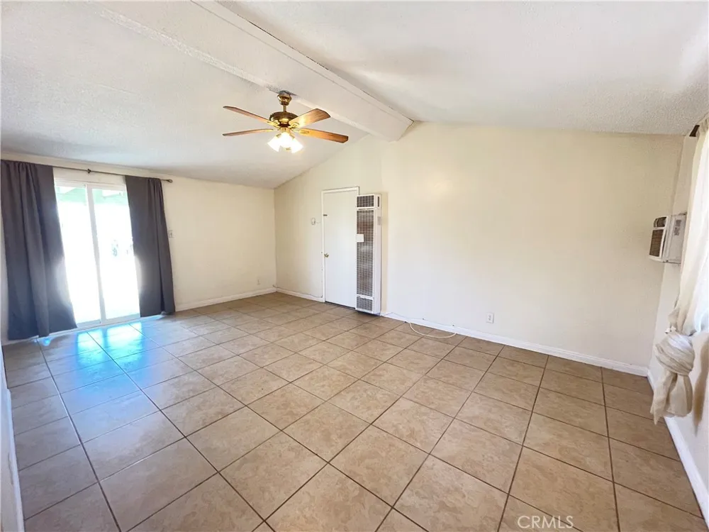 21219 Kenniston California City, CA 93505