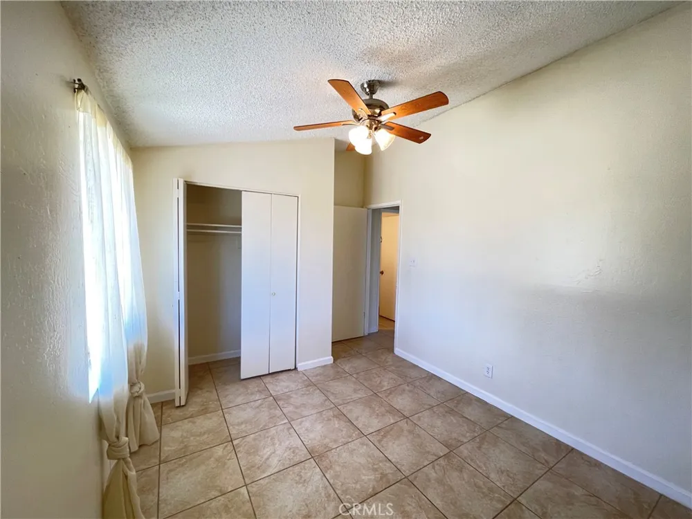 21219 Kenniston California City, CA 93505