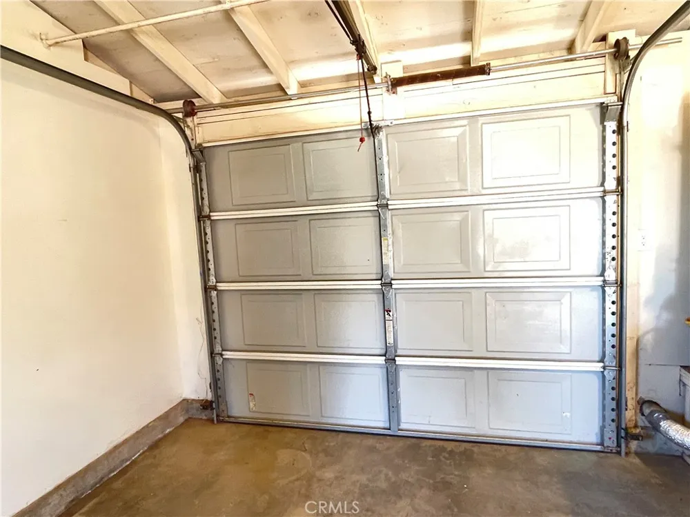 21219 Kenniston California City, CA 93505