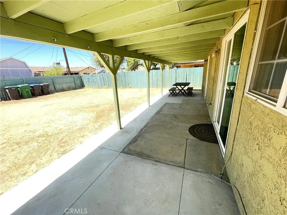 21219 Kenniston California City, CA 93505