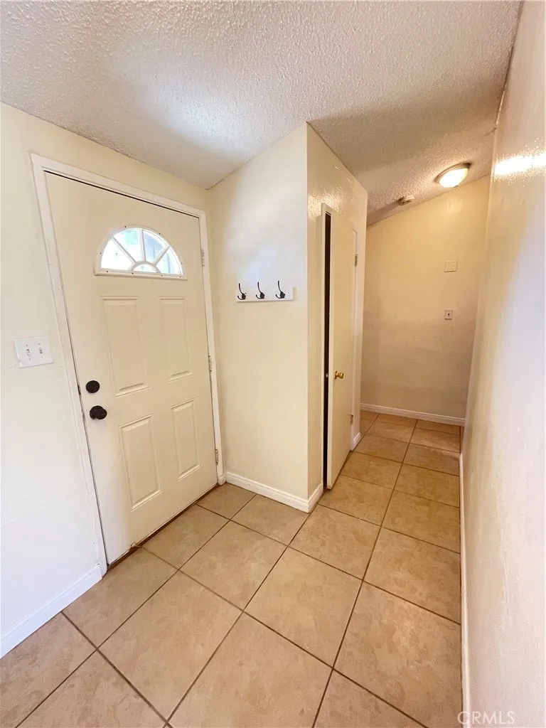21219 Kenniston California City, CA 93505