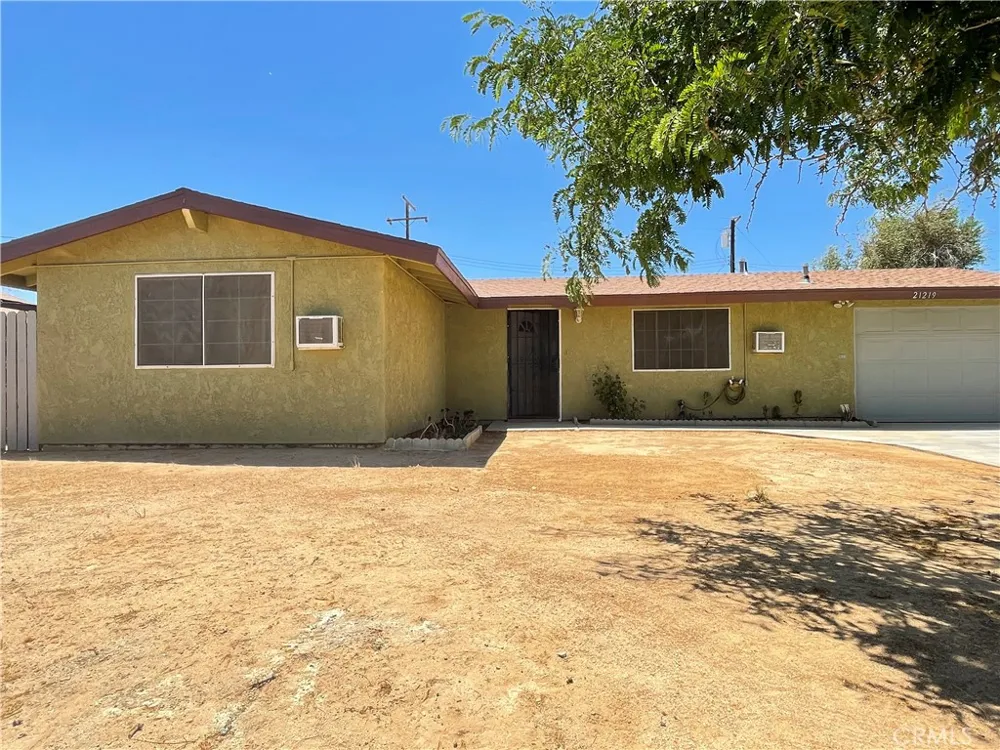 21219 Kenniston California City, CA 93505