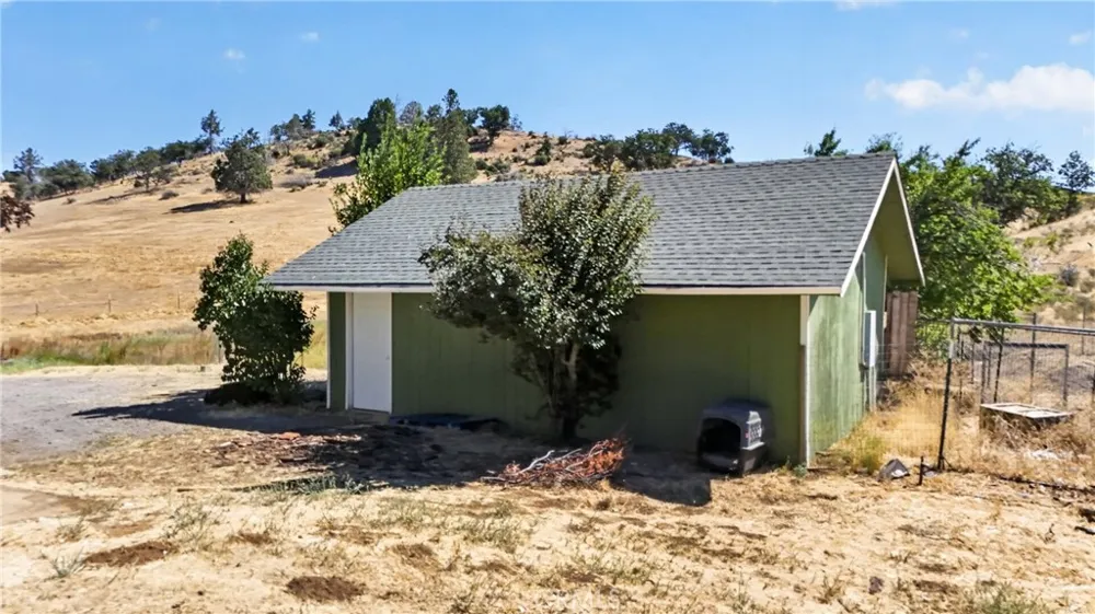 405 Old Cottonwood Creek Road Hornbrook, CA 96044