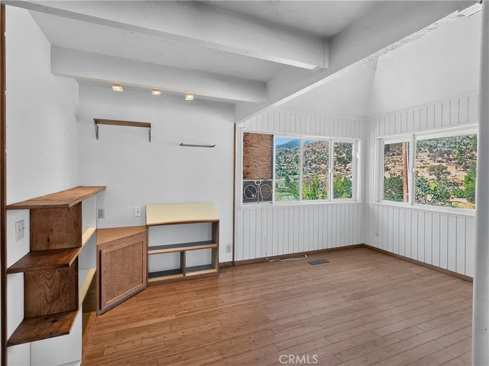 405 Old Cottonwood Creek Road Hornbrook, CA 96044