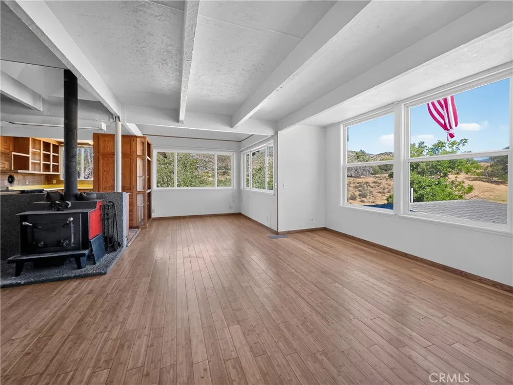 405 Old Cottonwood Creek Road Hornbrook, CA 96044
