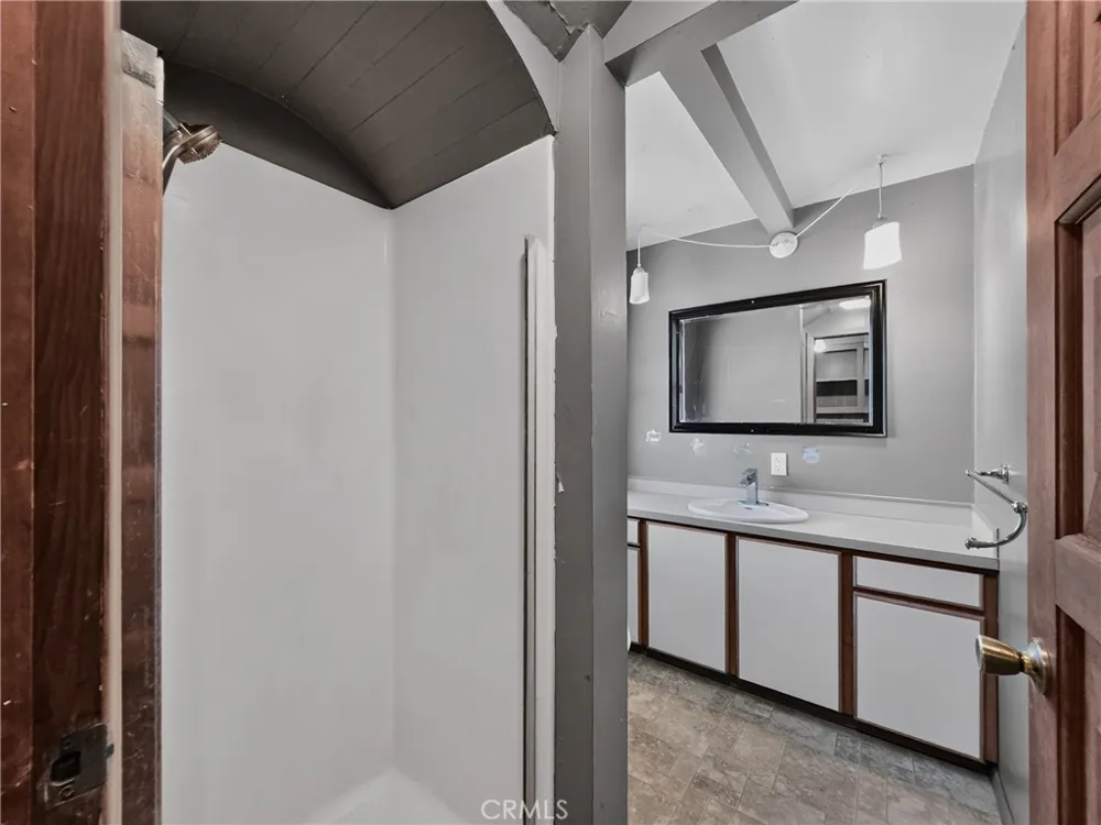 405 Old Cottonwood Creek Road Hornbrook, CA 96044
