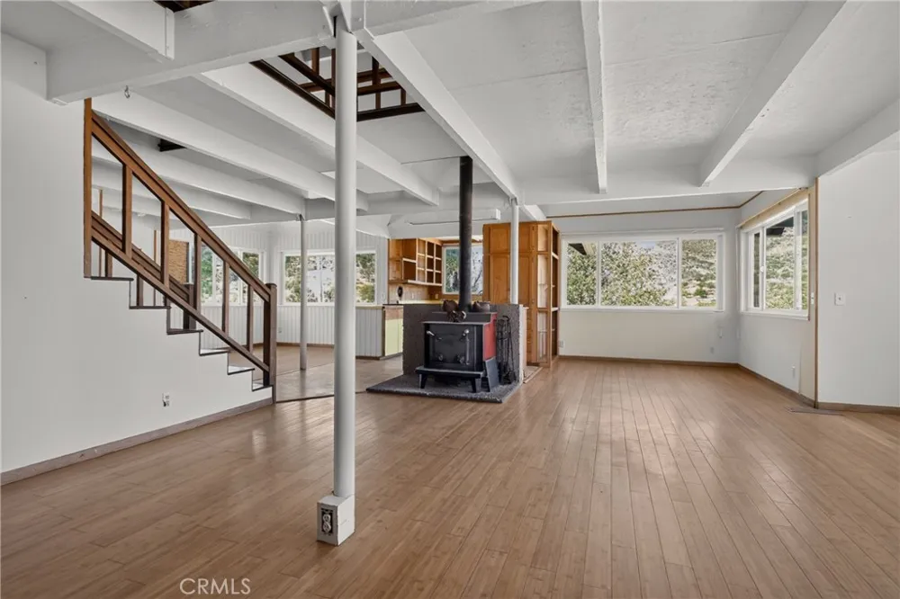 405 Old Cottonwood Creek Road Hornbrook, CA 96044