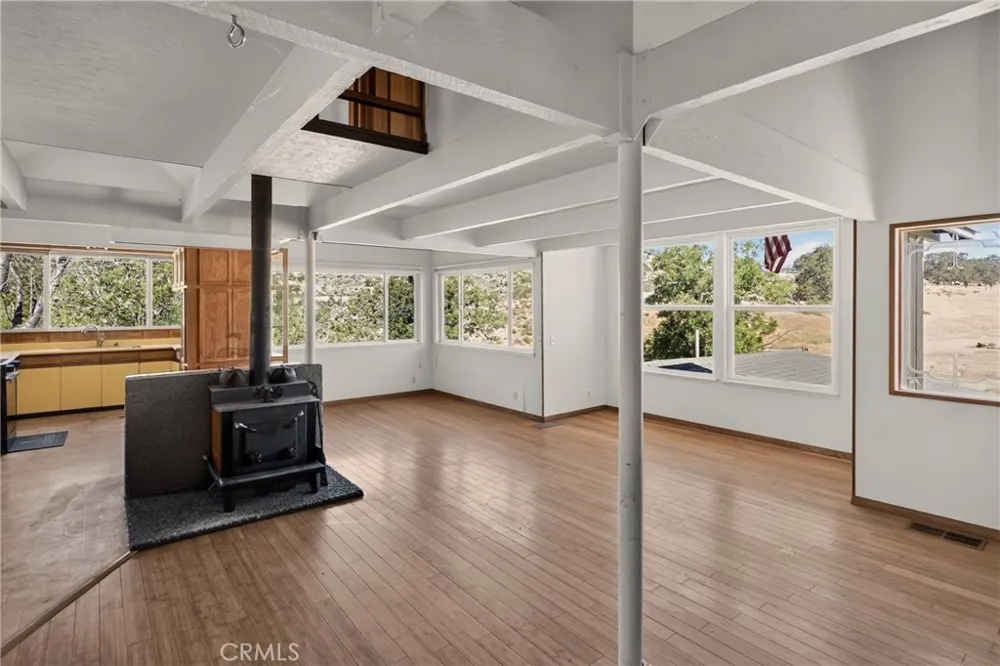 405 Old Cottonwood Creek Road Hornbrook, CA 96044