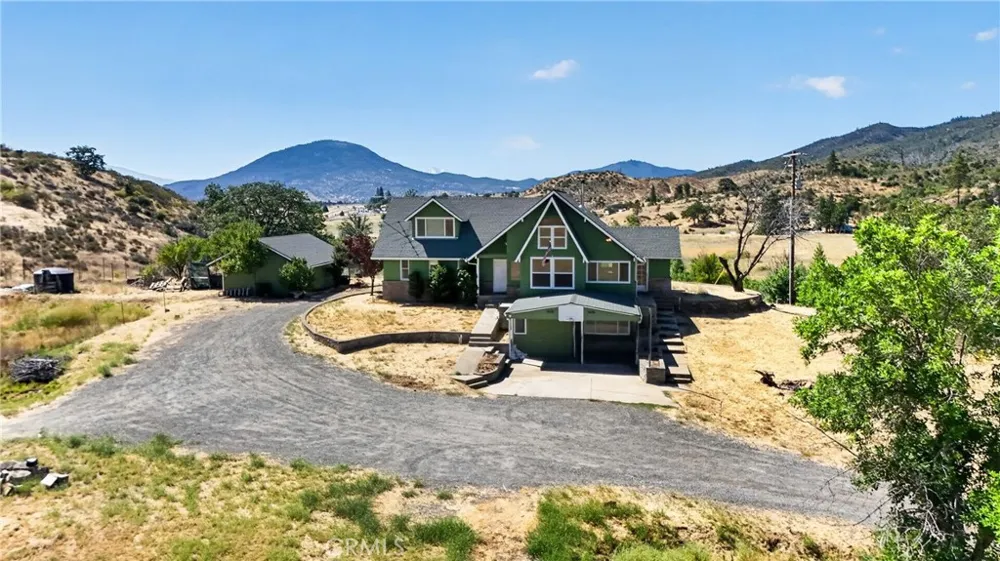 405 Old Cottonwood Creek Road Hornbrook, CA 96044