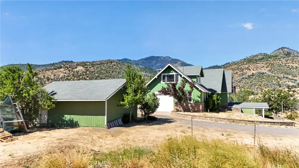 405 Old Cottonwood Creek Road Hornbrook, CA 96044