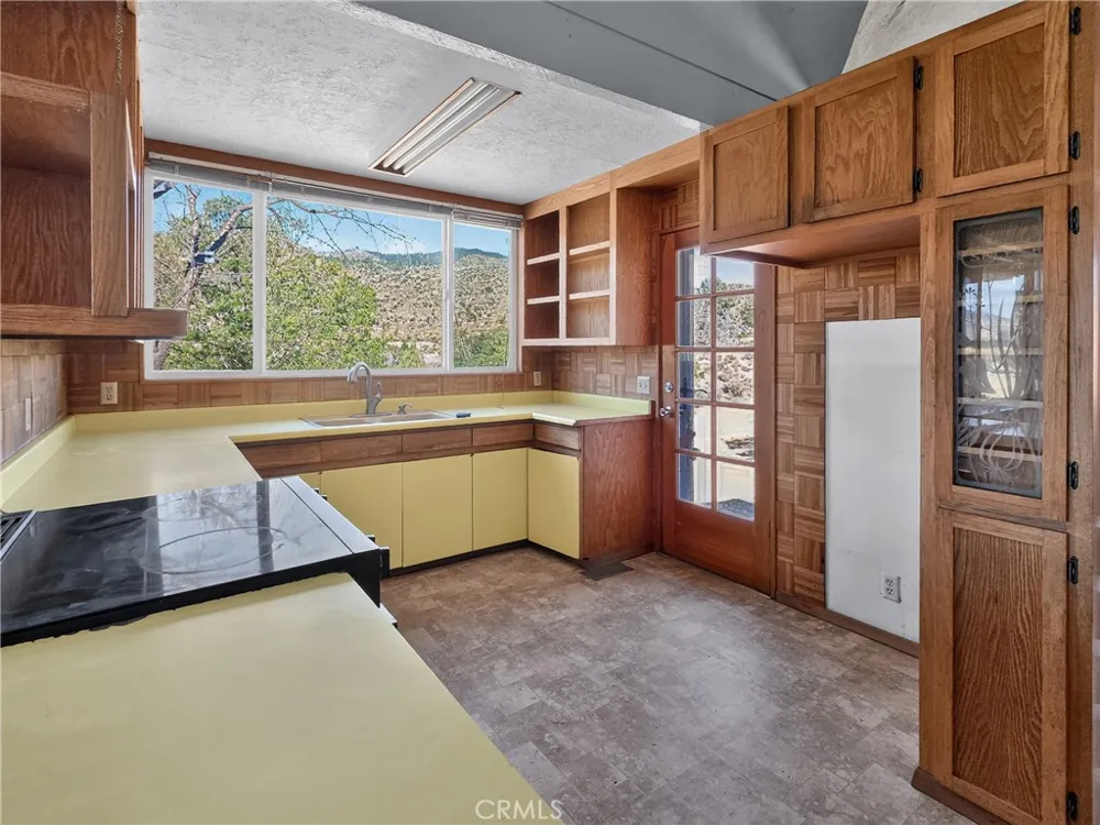 405 Old Cottonwood Creek Road Hornbrook, CA 96044
