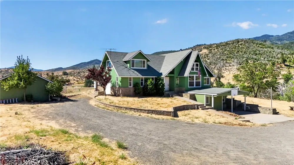 405 Old Cottonwood Creek Road Hornbrook, CA 96044