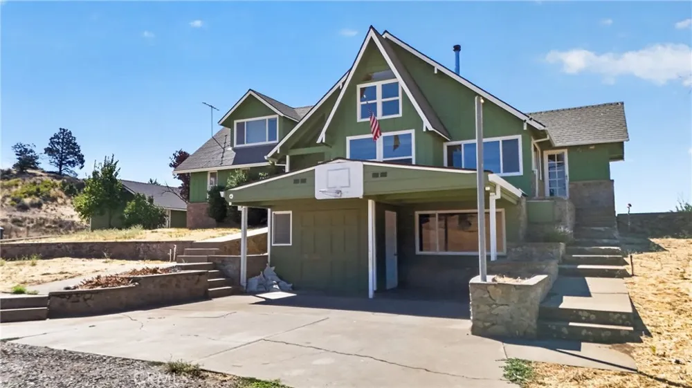 405 Old Cottonwood Creek Road Hornbrook, CA 96044