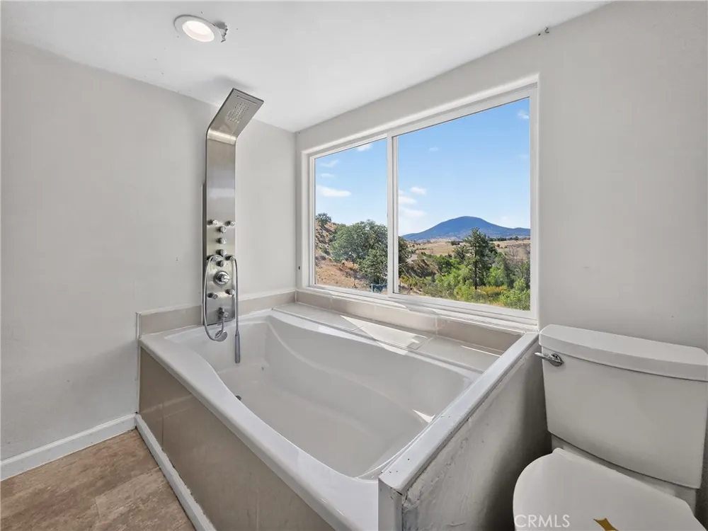 405 Old Cottonwood Creek Road Hornbrook, CA 96044