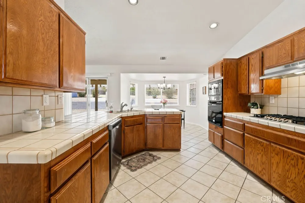 18668 Kamana Road Apple Valley, CA 92307