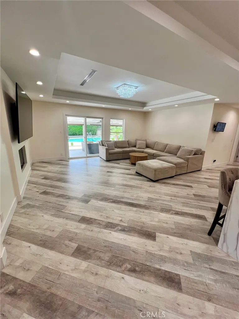 17161 Vintage Northridge, CA 91325