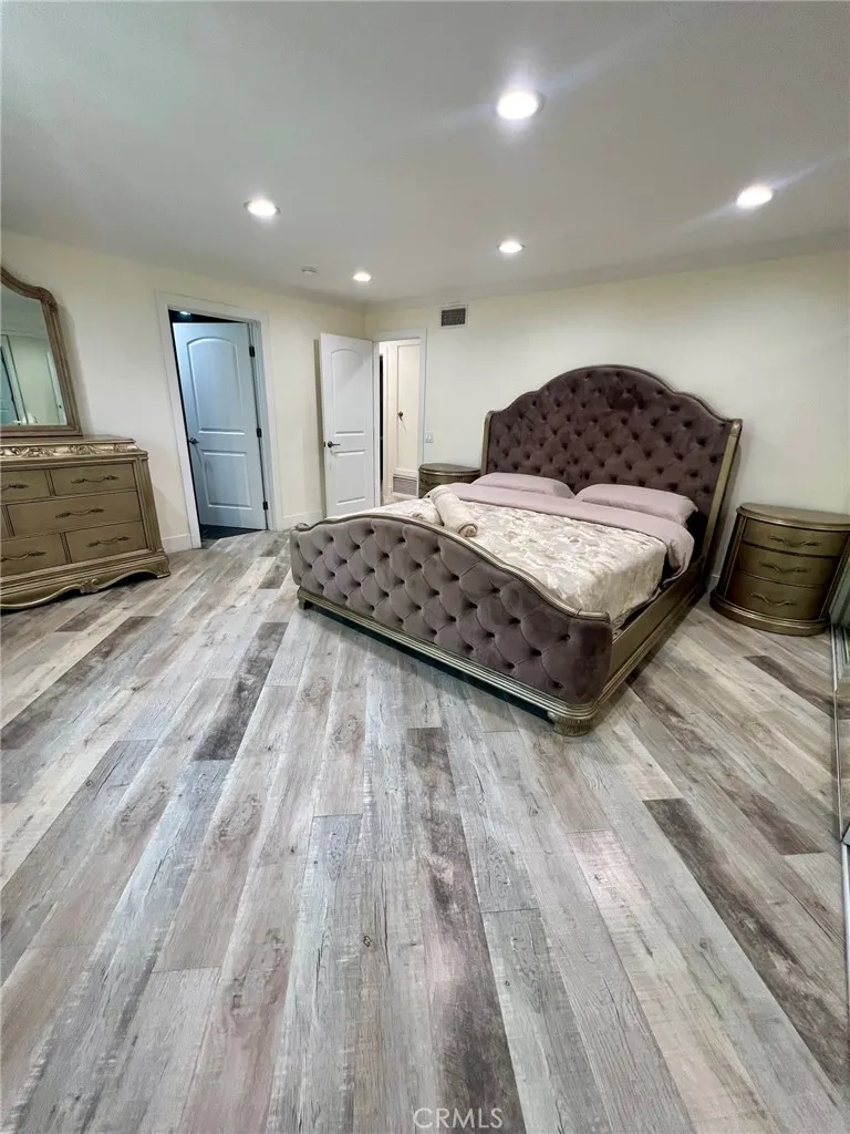 17161 Vintage Northridge, CA 91325
