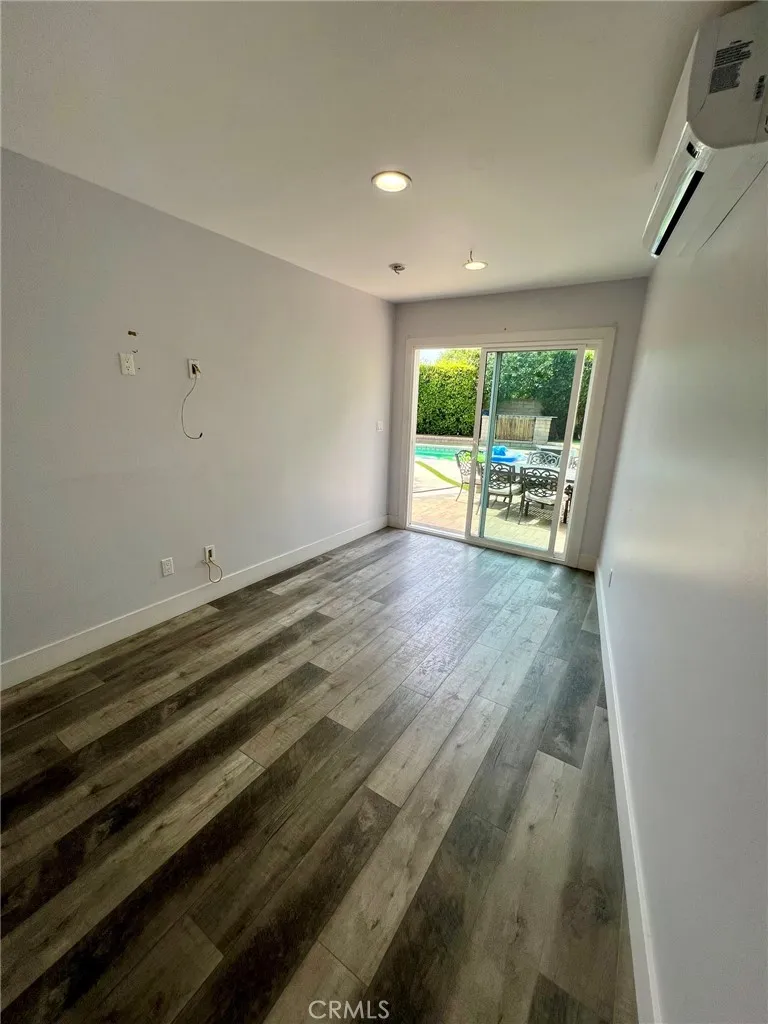 17161 Vintage Northridge, CA 91325
