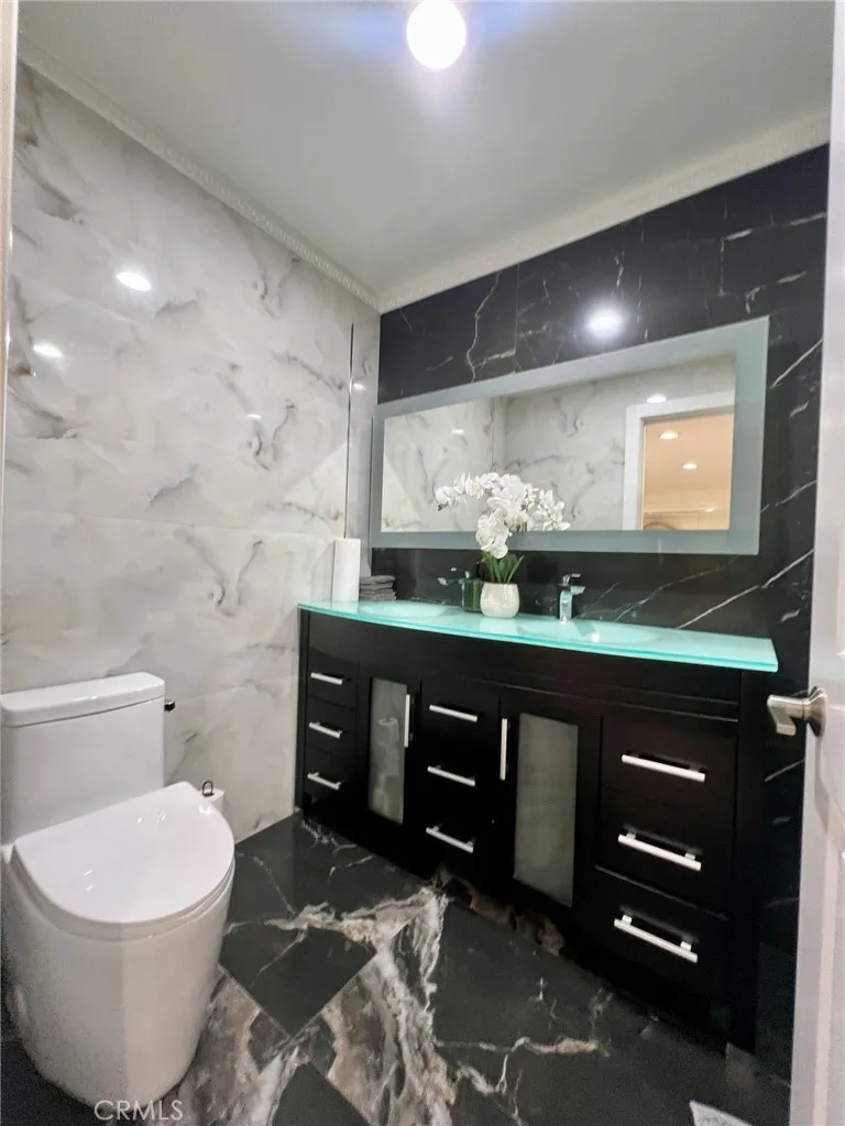 17161 Vintage Northridge, CA 91325