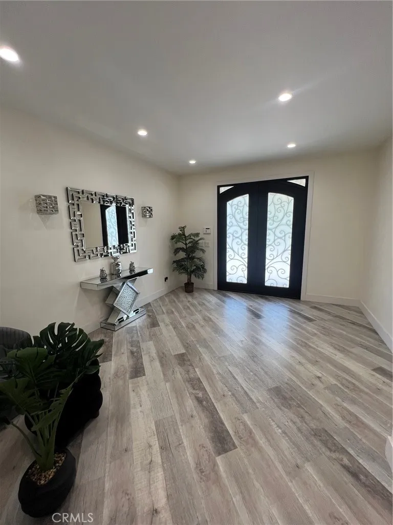 17161 Vintage Northridge, CA 91325