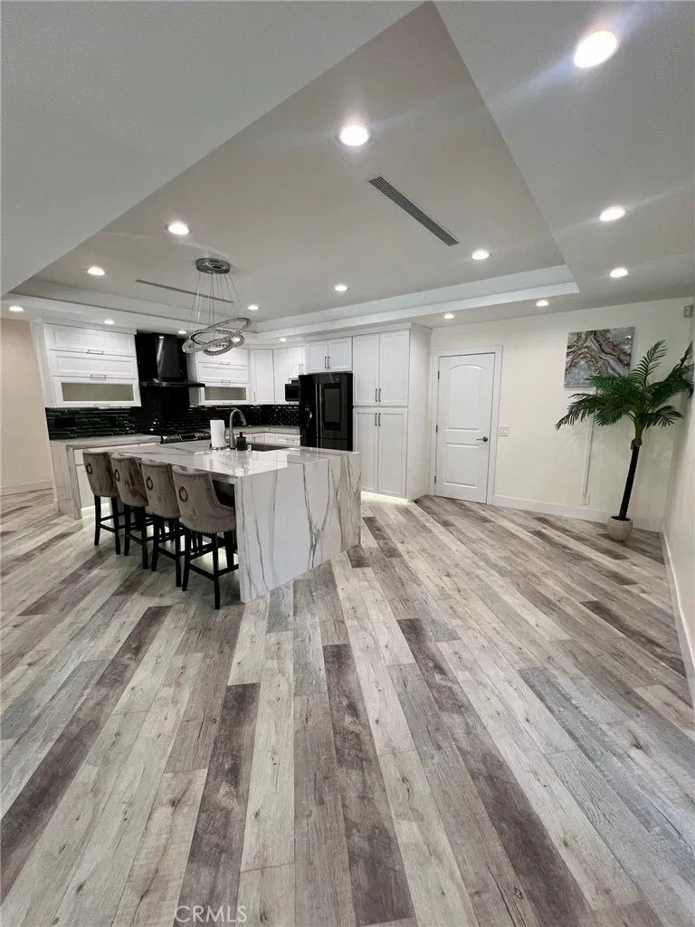17161 Vintage Northridge, CA 91325