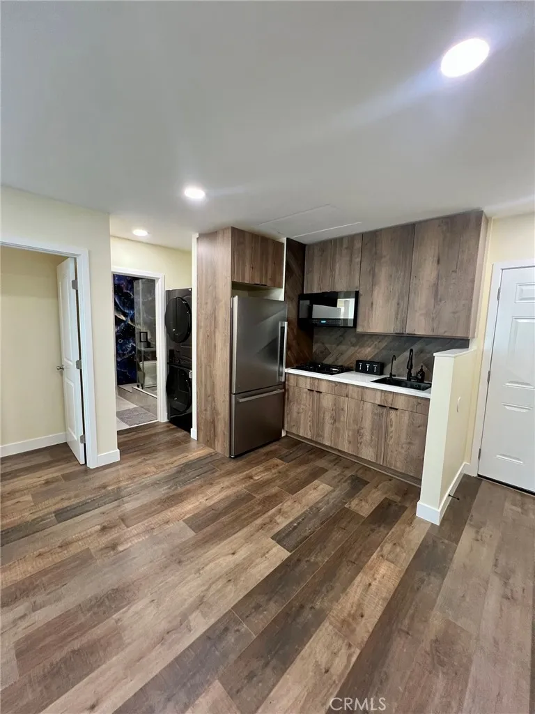 17161 Vintage Northridge, CA 91325