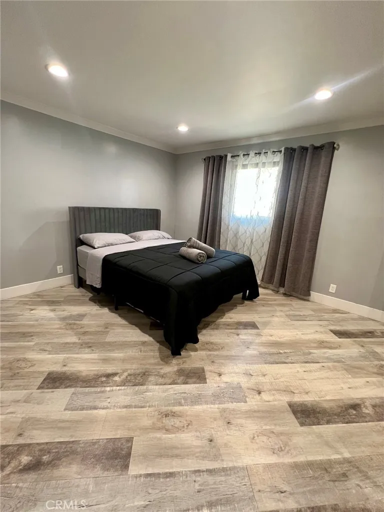 17161 Vintage Northridge, CA 91325