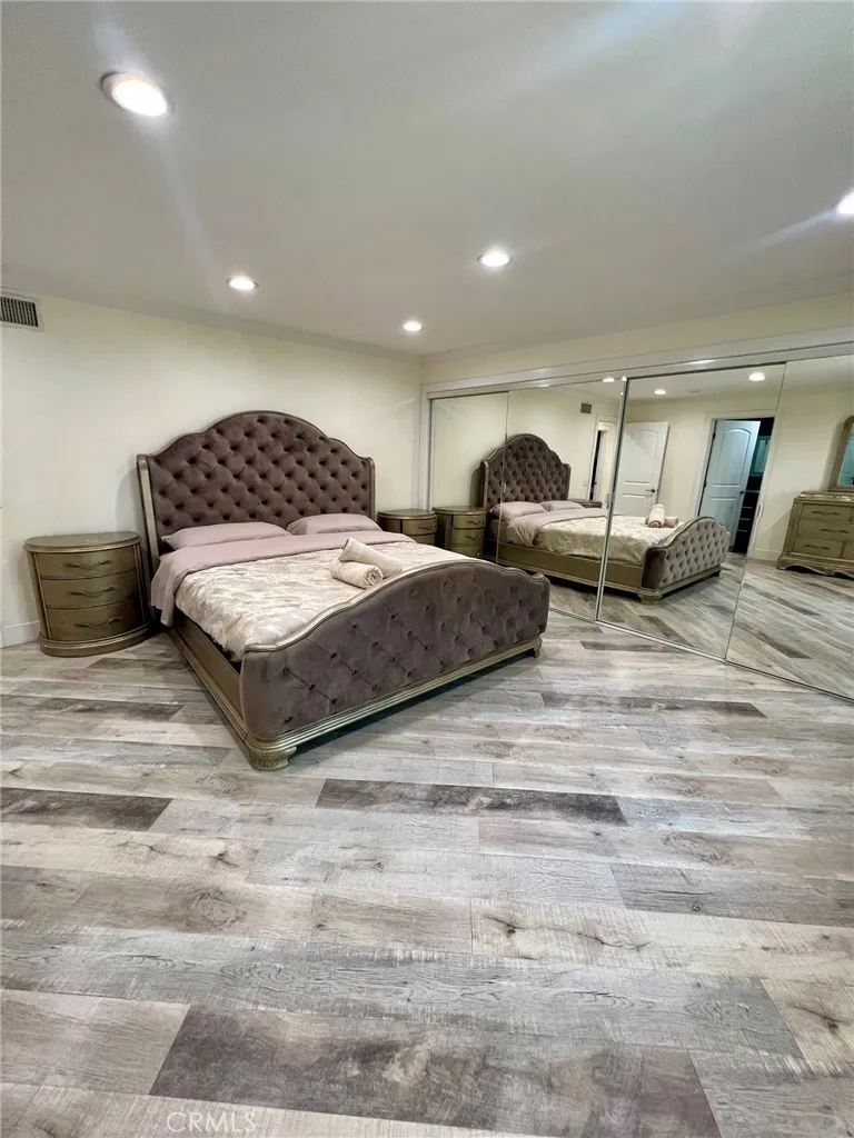 17161 Vintage Northridge, CA 91325