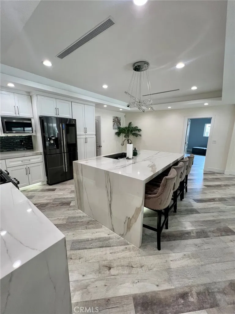 17161 Vintage Northridge, CA 91325