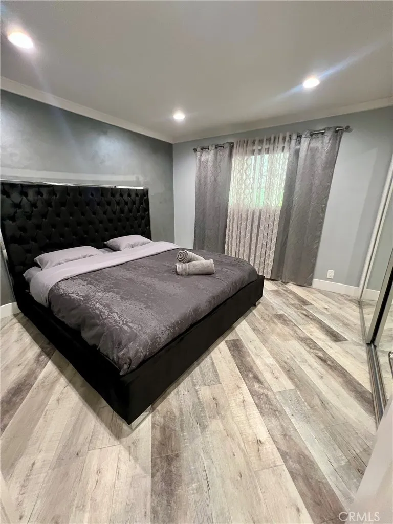17161 Vintage Northridge, CA 91325