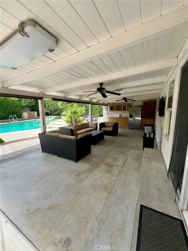17161 Vintage Northridge, CA 91325