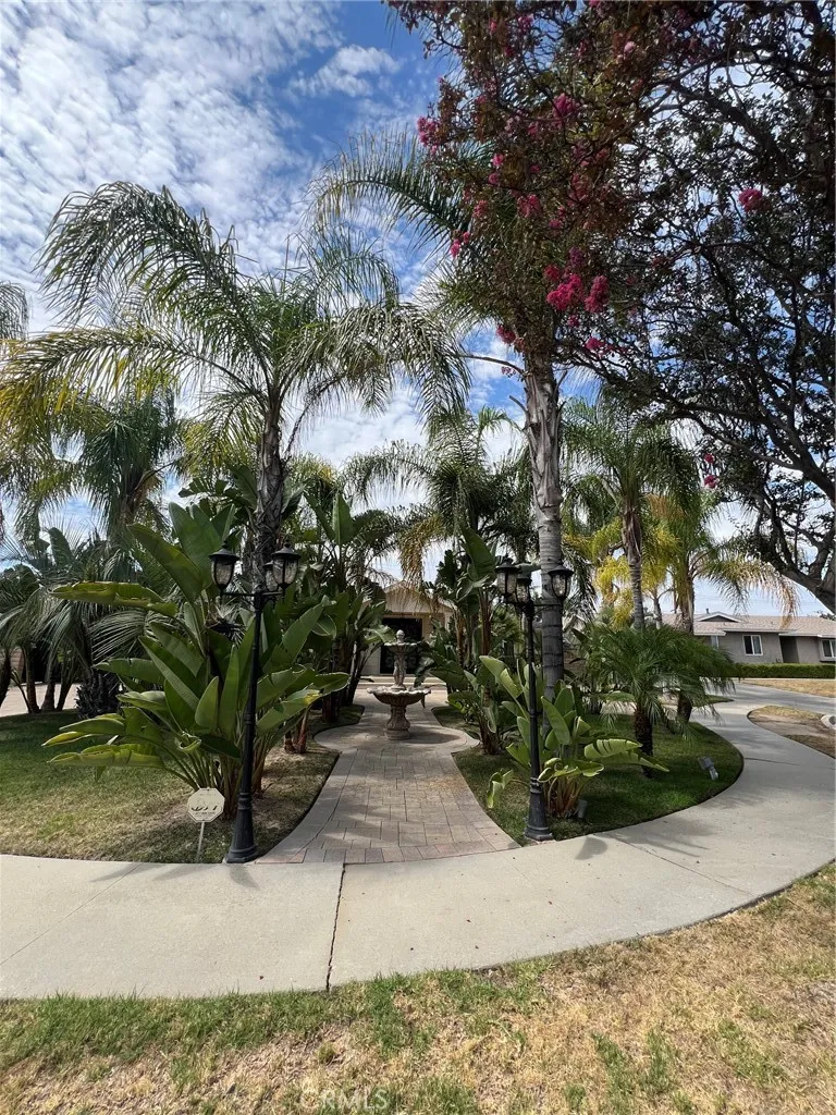 17161 Vintage Northridge, CA 91325