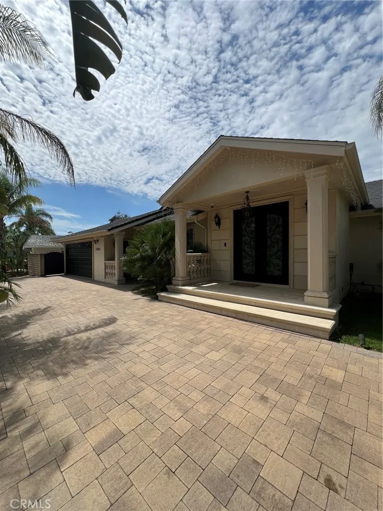17161 Vintage Northridge, CA 91325
